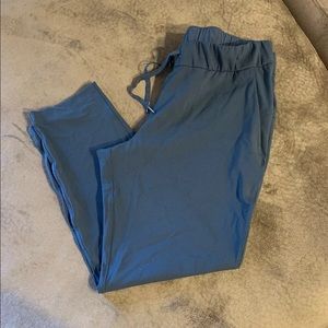 Lululemon size 10 on the fly pant